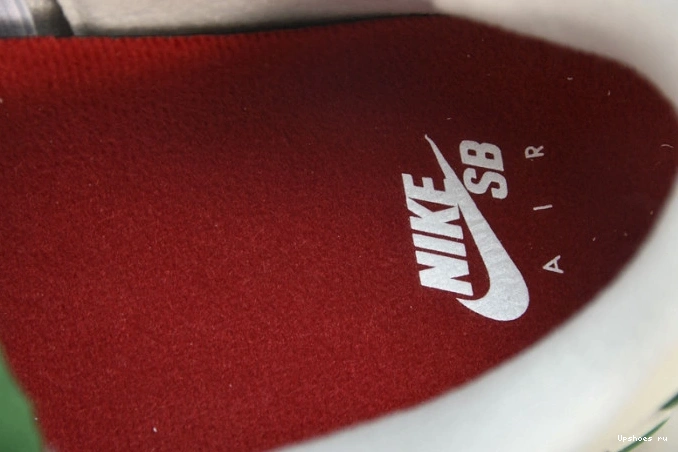   DR5415-103  SB Green Retro Jordan 4 Pine 0121